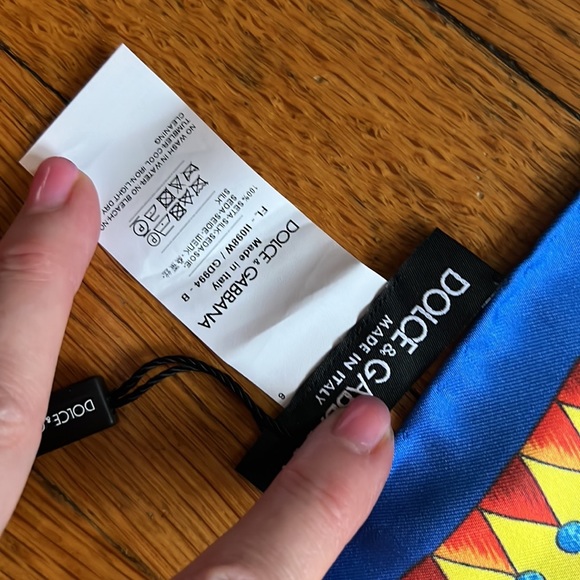 AUTH Dolce and Gabbana 100% Silk Italian Scarf - Picture 3 of 10